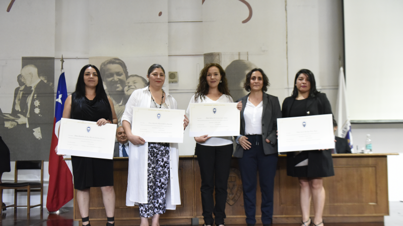 Foto 16 de 77: Galería fotográfica: Ceremonias de Titulación UGM Año Académico 2022 Derecho y Ciencias Sociales