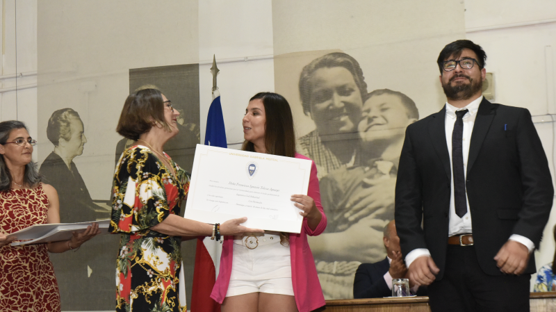 Foto 25 de 72: Galería fotográfica (Primera Parte): Ceremonias de Titulación UGM Año Académico 2022 Ingenierías, Diseño, Psicología, Educación y Magíster UGM