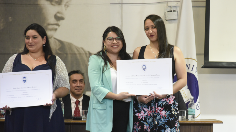 Foto 27 de 71: Galería fotográfica (Primera Parte): Ceremonias de Titulación UGM Año Académico 2022 Escuela de Ciencias de la Salud UGM