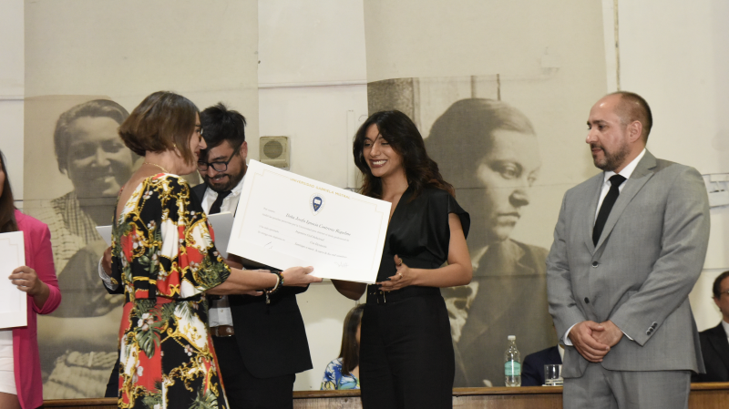 Foto 27 de 72: Galería fotográfica (Primera Parte): Ceremonias de Titulación UGM Año Académico 2022 Ingenierías, Diseño, Psicología, Educación y Magíster UGM