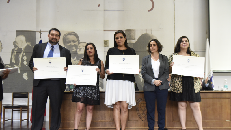 Foto 27 de 77: Galería fotográfica: Ceremonias de Titulación UGM Año Académico 2022 Derecho y Ciencias Sociales