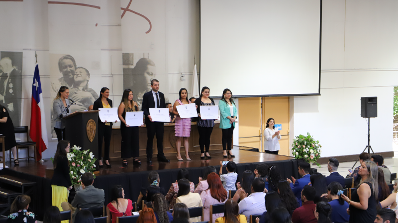 Foto 35 de 71: Galería fotográfica (Primera Parte): Ceremonias de Titulación UGM Año Académico 2022 Escuela de Ciencias de la Salud UGM