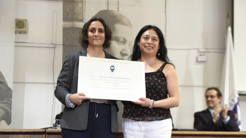Foto 33 de 77: Galería fotográfica: Ceremonias de Titulación UGM Año Académico 2022 Derecho y Ciencias Sociales
