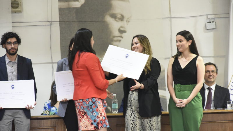 Foto 38 de 72: Galería fotográfica (Primera Parte): Ceremonias de Titulación UGM Año Académico 2022 Ingenierías, Diseño, Psicología, Educación y Magíster UGM