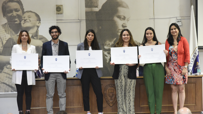 Foto 40 de 72: Galería fotográfica (Primera Parte): Ceremonias de Titulación UGM Año Académico 2022 Ingenierías, Diseño, Psicología, Educación y Magíster UGM