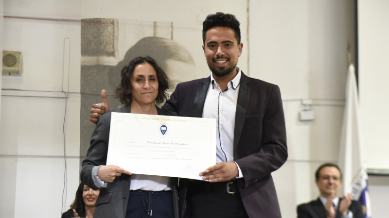 Foto 38 de 77: Galería fotográfica: Ceremonias de Titulación UGM Año Académico 2022 Derecho y Ciencias Sociales