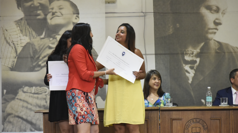 Foto 46 de 72: Galería fotográfica (Primera Parte): Ceremonias de Titulación UGM Año Académico 2022 Ingenierías, Diseño, Psicología, Educación y Magíster UGM