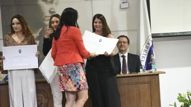 Foto 49 de 72: Galería fotográfica (Primera Parte): Ceremonias de Titulación UGM Año Académico 2022 Ingenierías, Diseño, Psicología, Educación y Magíster UGM