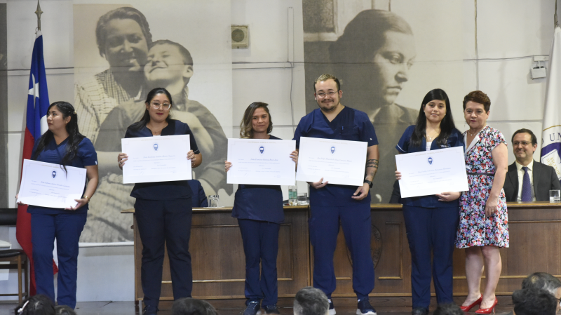 Foto 53 de 71: Galería fotográfica (Primera Parte): Ceremonias de Titulación UGM Año Académico 2022 Escuela de Ciencias de la Salud UGM