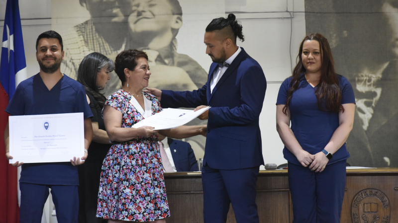 Foto 55 de 71: Galería fotográfica (Primera Parte): Ceremonias de Titulación UGM Año Académico 2022 Escuela de Ciencias de la Salud UGM