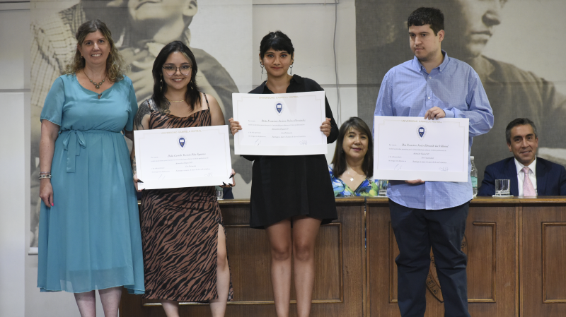 Foto 53 de 72: Galería fotográfica (Primera Parte): Ceremonias de Titulación UGM Año Académico 2022 Ingenierías, Diseño, Psicología, Educación y Magíster UGM