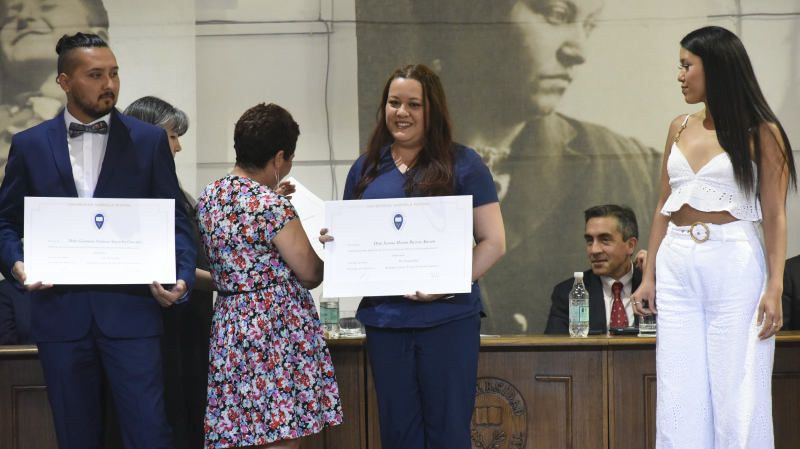 Foto 56 de 71: Galería fotográfica (Primera Parte): Ceremonias de Titulación UGM Año Académico 2022 Escuela de Ciencias de la Salud UGM