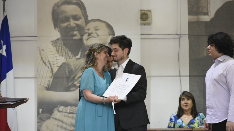 Foto 54 de 72: Galería fotográfica (Primera Parte): Ceremonias de Titulación UGM Año Académico 2022 Ingenierías, Diseño, Psicología, Educación y Magíster UGM