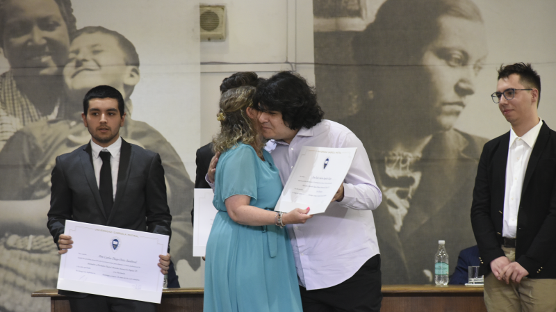 Foto 55 de 72: Galería fotográfica (Primera Parte): Ceremonias de Titulación UGM Año Académico 2022 Ingenierías, Diseño, Psicología, Educación y Magíster UGM