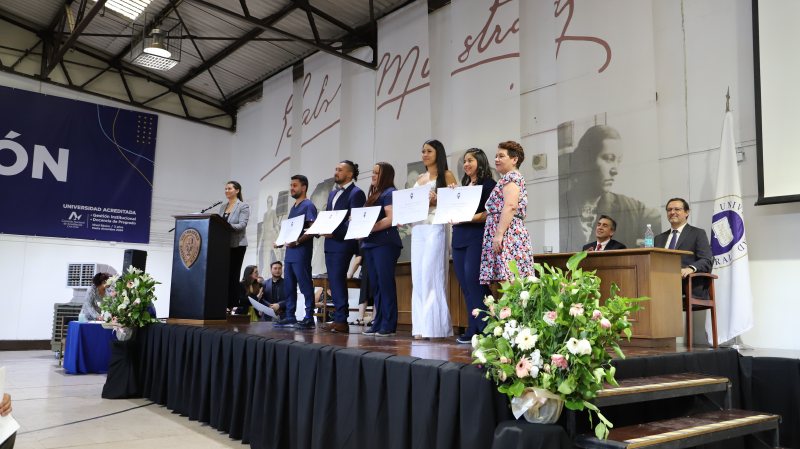 Foto 59 de 71: Galería fotográfica (Primera Parte): Ceremonias de Titulación UGM Año Académico 2022 Escuela de Ciencias de la Salud UGM