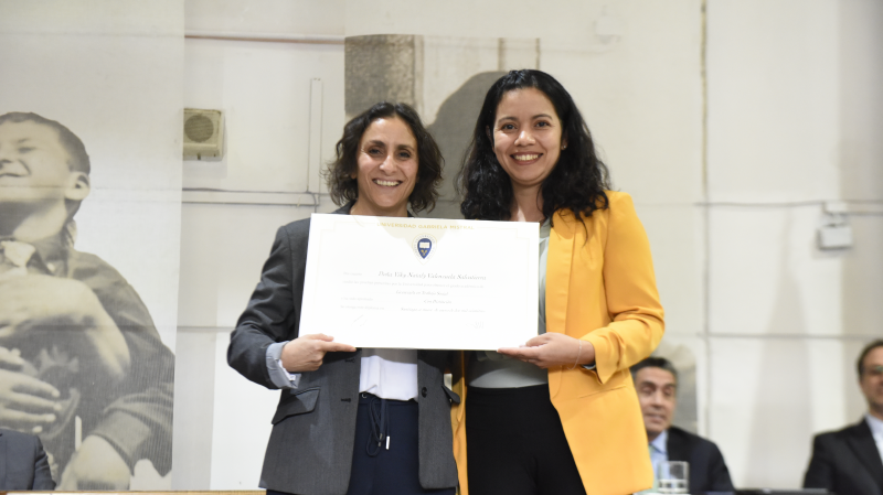 Foto 57 de 77: Galería fotográfica: Ceremonias de Titulación UGM Año Académico 2022 Derecho y Ciencias Sociales