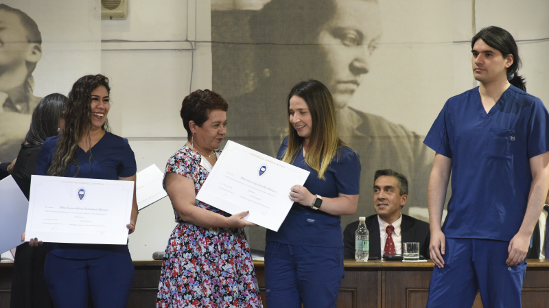 Foto 62 de 71: Galería fotográfica (Primera Parte): Ceremonias de Titulación UGM Año Académico 2022 Escuela de Ciencias de la Salud UGM