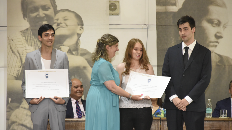 Foto 64 de 72: Galería fotográfica (Primera Parte): Ceremonias de Titulación UGM Año Académico 2022 Ingenierías, Diseño, Psicología, Educación y Magíster UGM
