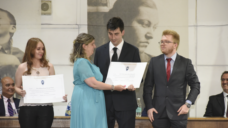 Foto 65 de 72: Galería fotográfica (Primera Parte): Ceremonias de Titulación UGM Año Académico 2022 Ingenierías, Diseño, Psicología, Educación y Magíster UGM