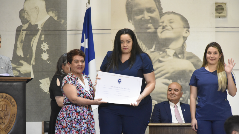 Foto 1 de 69: Galería fotográfica (Segunda parte): Ceremonias de Titulación UGM Año Académico 2022 Escuela de Ciencias de la Salud UGM