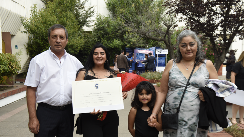 Foto 70 de 77: Galería fotográfica: Ceremonias de Titulación UGM Año Académico 2022 Derecho y Ciencias Sociales