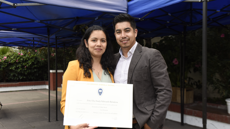 Foto 76 de 77: Galería fotográfica: Ceremonias de Titulación UGM Año Académico 2022 Derecho y Ciencias Sociales