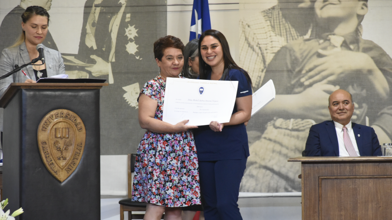 Foto 7 de 69: Galería fotográfica (Segunda parte): Ceremonias de Titulación UGM Año Académico 2022 Escuela de Ciencias de la Salud UGM