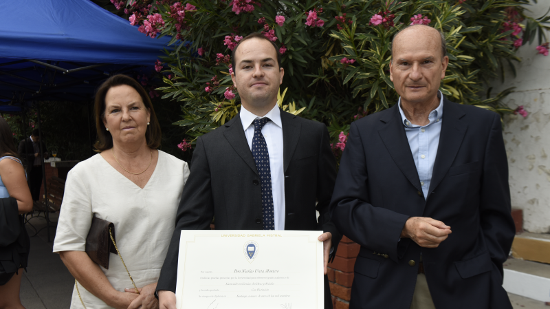 Foto 71 de 77: Galería fotográfica: Ceremonias de Titulación UGM Año Académico 2022 Derecho y Ciencias Sociales