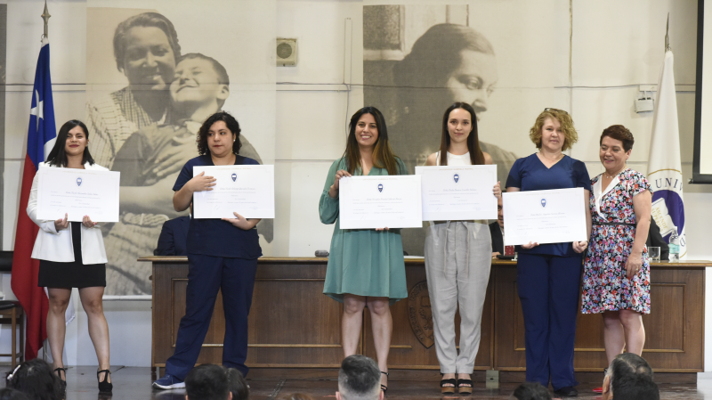 Foto 16 de 69: Galería fotográfica (Segunda parte): Ceremonias de Titulación UGM Año Académico 2022 Escuela de Ciencias de la Salud UGM
