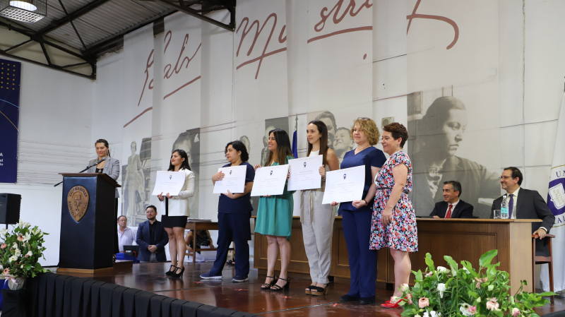 Foto 17 de 69: Galería fotográfica (Segunda parte): Ceremonias de Titulación UGM Año Académico 2022 Escuela de Ciencias de la Salud UGM