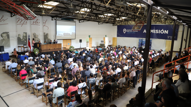 Foto 16 de 37: Galería fotográfica (Segunda Parte): Ceremonias de Titulación UGM Año Académico 2022 Ingenierías, Diseño, Psicología, Educación y Magíster UGM