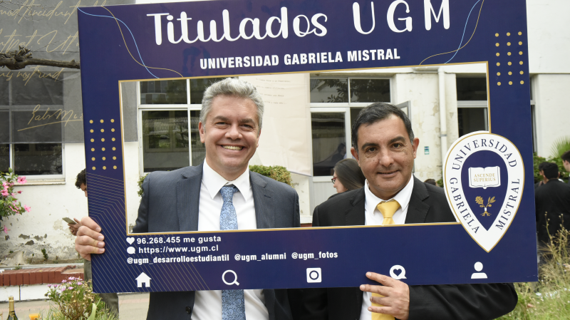 Foto 34 de 37: Galería fotográfica (Segunda Parte): Ceremonias de Titulación UGM Año Académico 2022 Ingenierías, Diseño, Psicología, Educación y Magíster UGM
