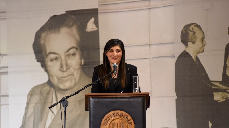 Foto 1 de 28: Universidad Gabriela Mistral realizó ceremonias de titulación para sus egresados y titulados 2022