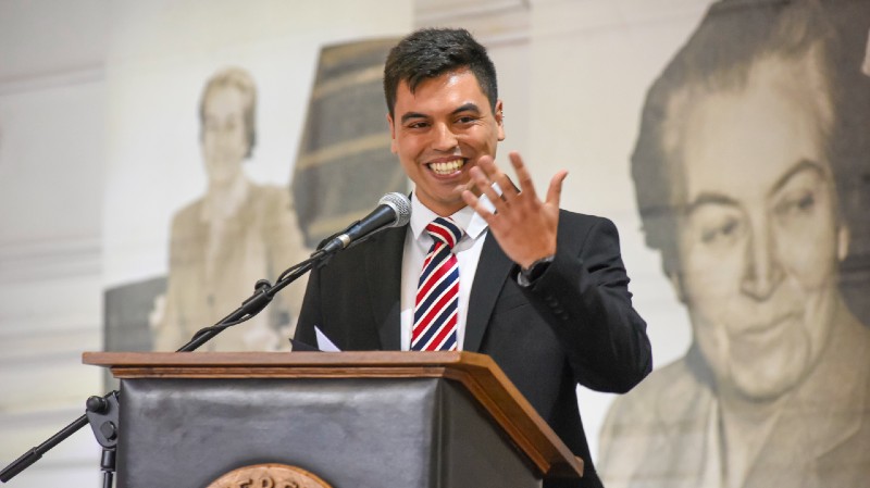 Foto 16 de 28: Universidad Gabriela Mistral realizó ceremonias de titulación para sus egresados y titulados 2022