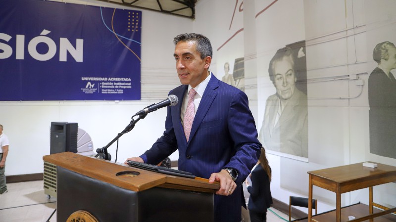 Foto 17 de 28: Universidad Gabriela Mistral realizó ceremonias de titulación para sus egresados y titulados 2022