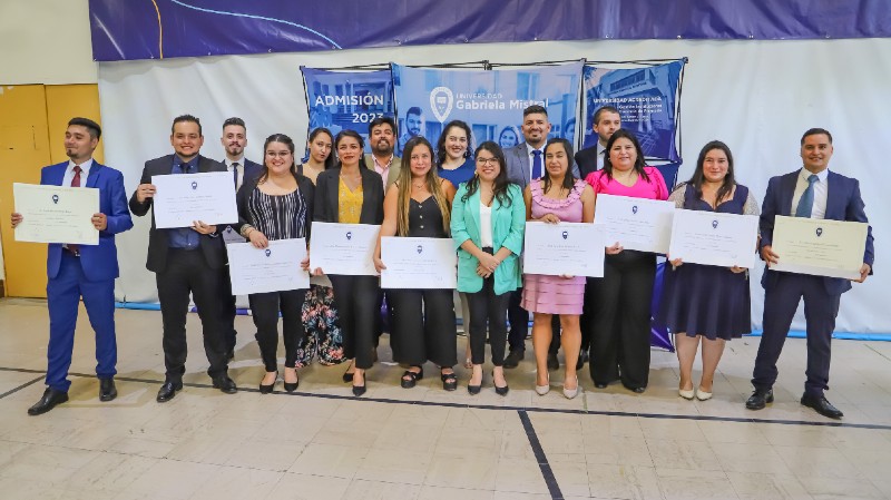 Foto 28 de 28: Universidad Gabriela Mistral realizó ceremonias de titulación para sus egresados y titulados 2022