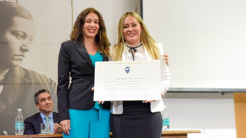 Foto 4 de 28: Universidad Gabriela Mistral realizó ceremonias de titulación para sus egresados y titulados 2022