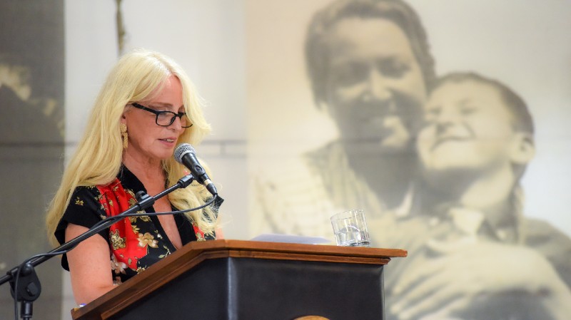 Foto 6 de 28: Universidad Gabriela Mistral realizó ceremonias de titulación para sus egresados y titulados 2022