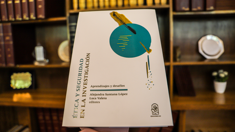 Foto 6 de 6: Profesora de Derecho UGM Javiera Farías fue destacada por aporte investigativo interuniversitario en libro de Ediciones UC