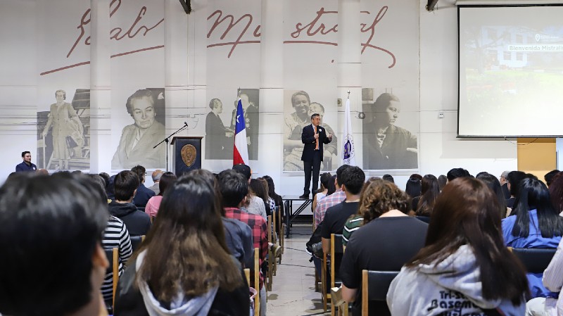 Foto 5 de 15: U. Gabriela Mistral realizó “Bienvenida Mistralina 2023” para sus nuevos estudiantes
