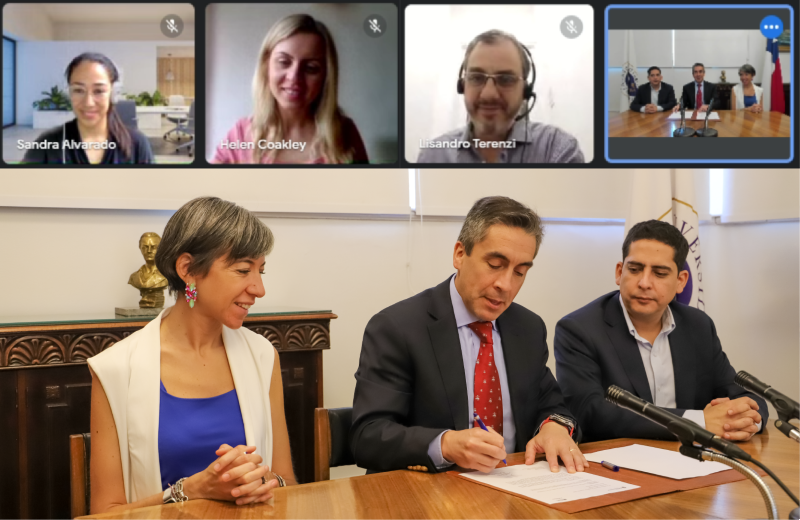 Imagen de la noticia: Universidad Gabriela Mistral firmó convenio con EnglishScore del British Council para promover la certificación en el idioma inglés