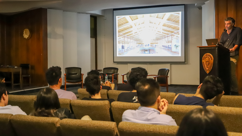 Foto 5 de 7: Escuela de Arquitectura UGM realizó su 1ra Conferencia del año 2023