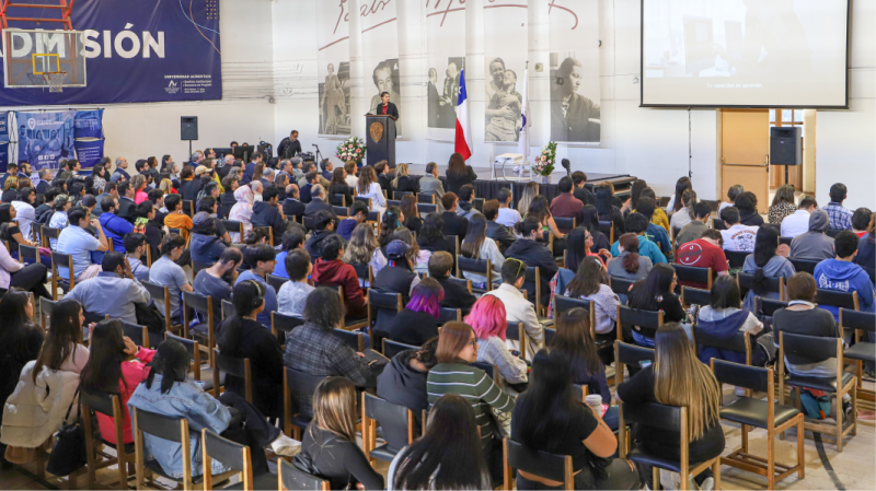 Foto 1 de 15: Luz María Budge, Presidenta del Consejo Nacional de Educación, inauguró Año Académico 2023 de Universidad Gabriela Mistral
