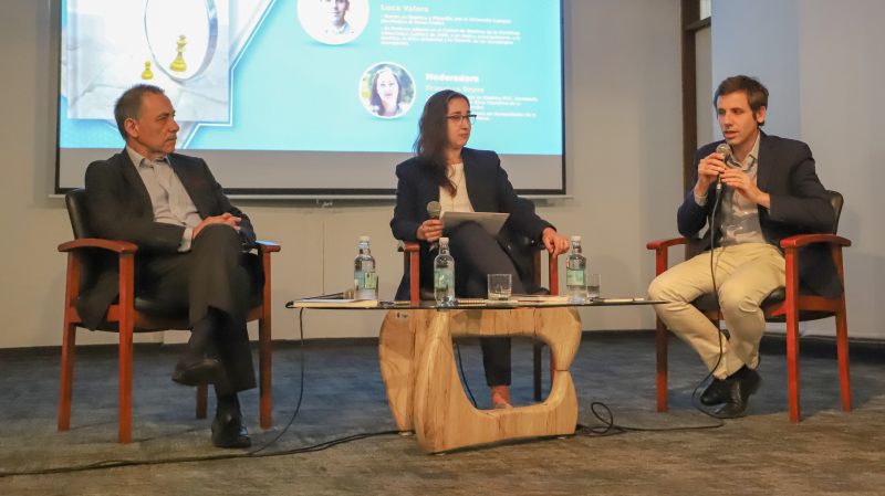 Imagen de la noticia: Dirección de Investigación y Doctorados (DID) presentó libro de Luca Valera: “Espejos. Filosofía y Nuevas Tecnologías”