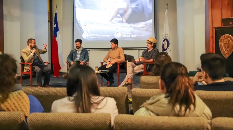 Foto 5 de 6: La Revista Akadèmeia UGM realizó conversatorio y presentó a la comunidad su cambio editorial