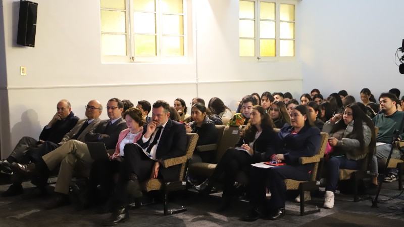 Foto 9 de 13: Universidad Gabriela Mistral realizó seminario “Libertad de Empresa, Emprendimiento y Constitución”
