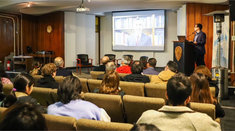 Foto 2 de 10: Escuela de Diseño y Artes Digitales presentó el texto “Actas del Coloquio” y realizó conversatorio sobre la promoción de estrategias en investigación