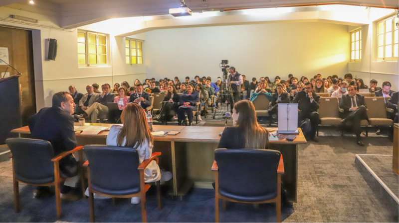 Foto 4 de 13: Universidad Gabriela Mistral realizó seminario “Libertad de Empresa, Emprendimiento y Constitución”