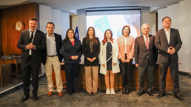 Foto 5 de 13: Universidad Gabriela Mistral realizó seminario “Libertad de Empresa, Emprendimiento y Constitución”
