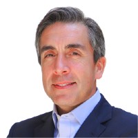 Imagen de la noticia: Vicerrectoría Académica entregó “Beca al Mérito Académico UGM 2023” a estudiantes destacados